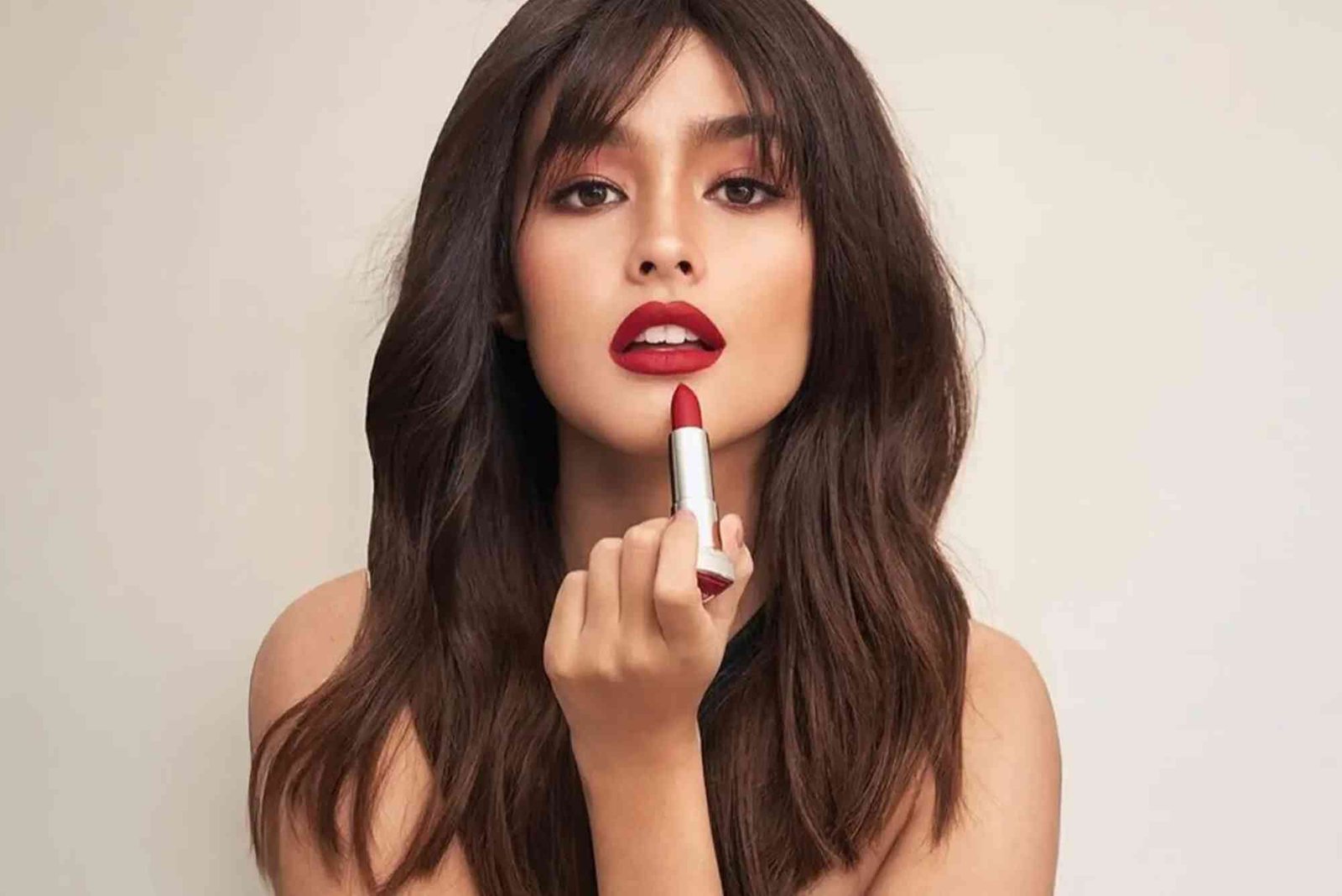 Mastering Lipstick Application: Essential Tips and Professional Guidance