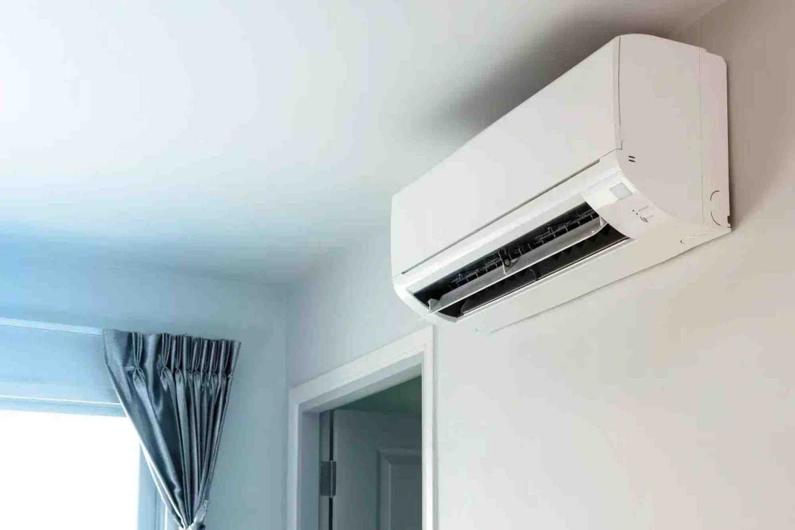 What are the best AC brands for villas in Dubai?